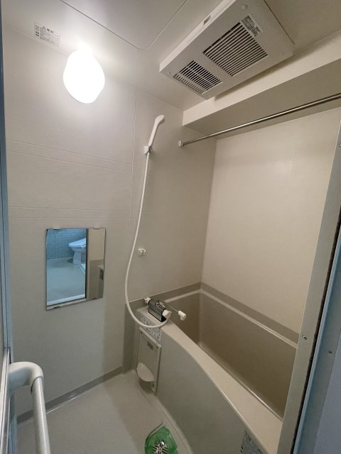 バス・シャワールーム　同物件別号室のものです。