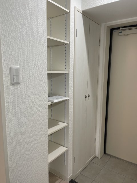 収納　同物件別号室のものです。