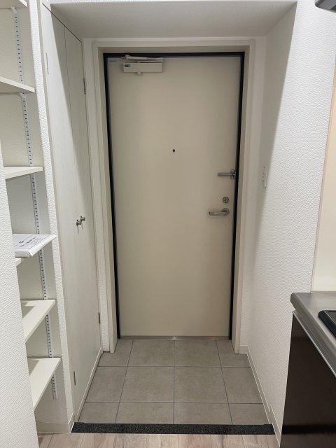玄関　同物件別号室のものです。