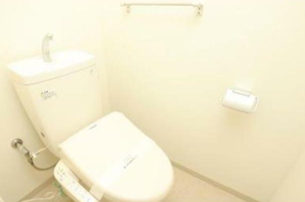 東京メトロ南北線 麻布十番駅 徒歩4分 10階建 築24年のトイレ写真