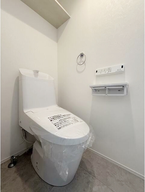 トイレ　落ち着いた色調のトイレです♪