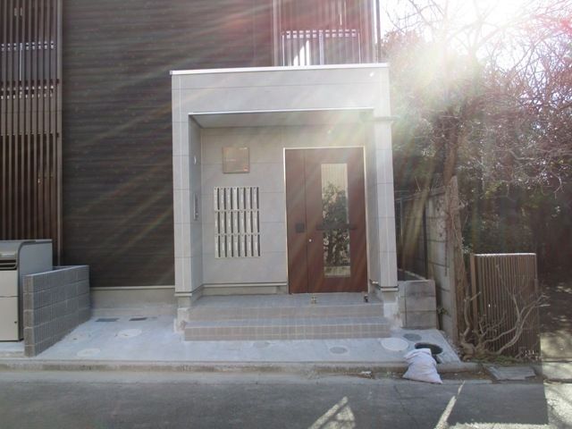 小田急江ノ島線 六会日大前駅 徒歩1分 3階建 築12年の外観写真