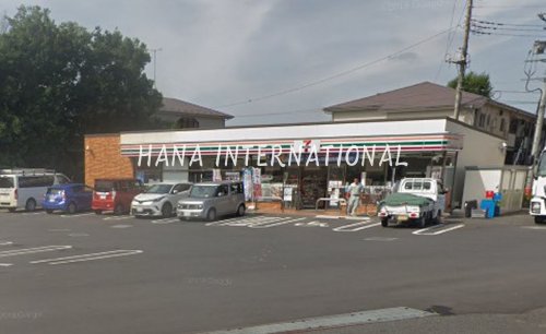 コンビニ　セブンイレブン（コンビニ）まで218m