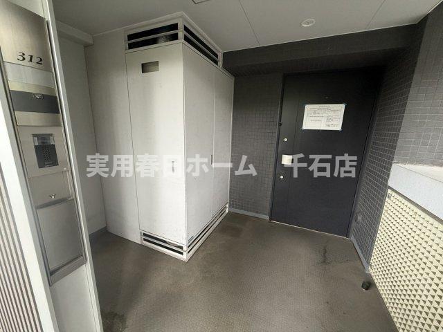 玄関　※クリーニング前
