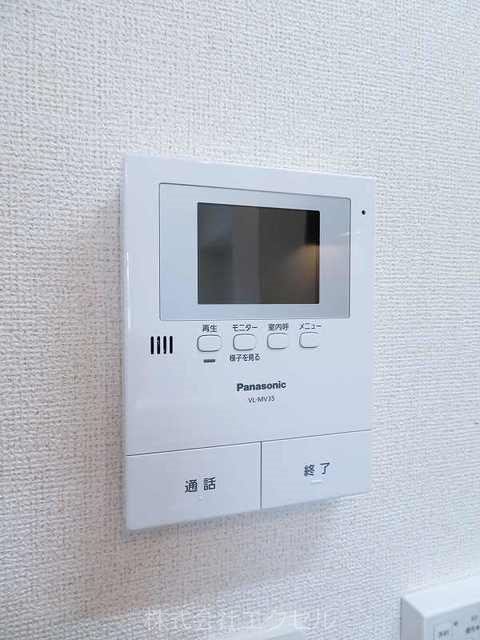 セキュリティ　TVモニターホンで来訪者の姿を確認できます。