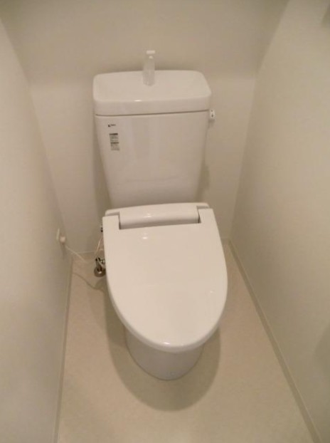 都営大江戸線 両国駅 徒歩5分 8階建 築15年のトイレ写真