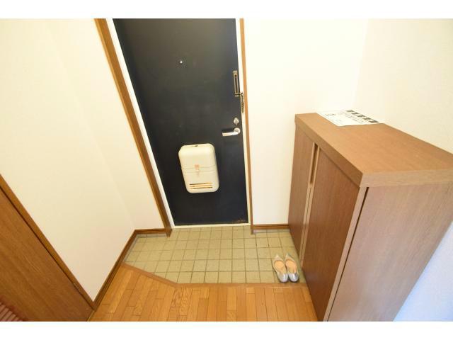 玄関　他号室の写真になります。