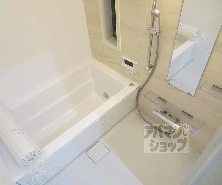 バス・シャワールーム　１０１号室の写真です。