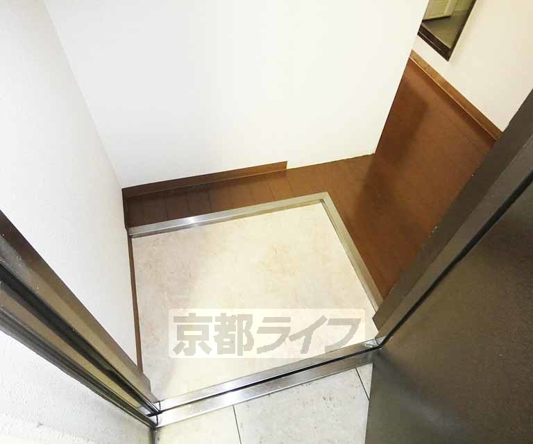 ロマネスク京都丹波口の玄関写真