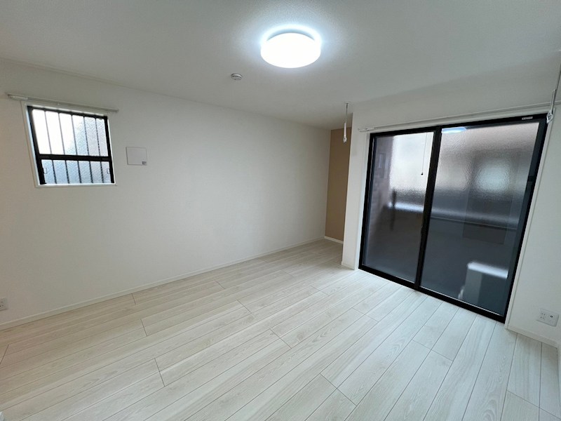 ESTATE PURE 新宿の居間写真