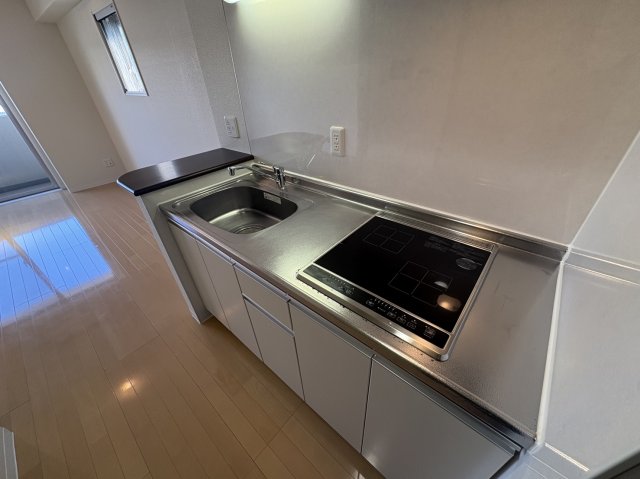 キッチン　同物件別部屋写真