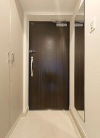 ガリシア新宿御苑の玄関写真