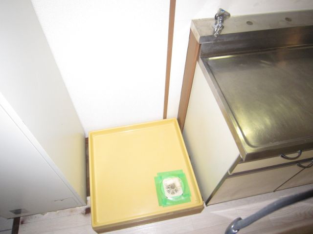 洗面設備　室内洗濯機置き場。