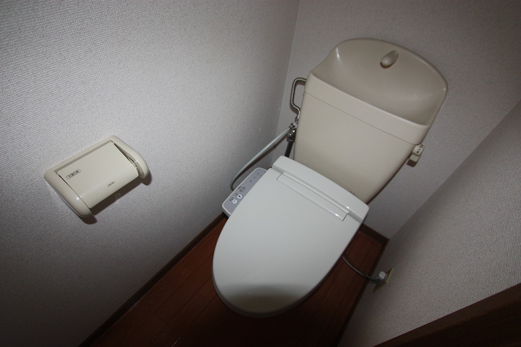 山陽新幹線 新尾道駅 徒歩35分 2階建 築25年のトイレ写真