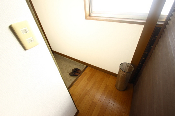 玄関　※別部屋の写真です