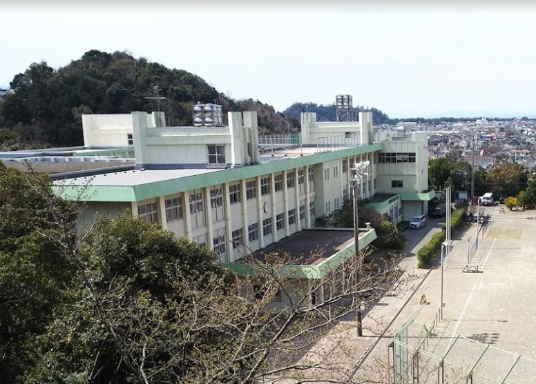 小学校　沼津市立香貫小学校（小学校）まで1065m