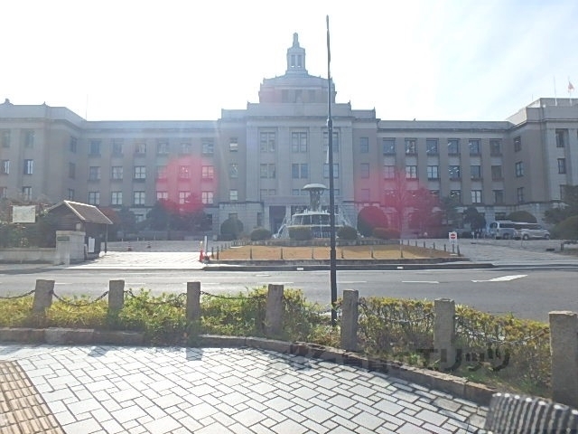 役所　滋賀県庁（役所）まで580m