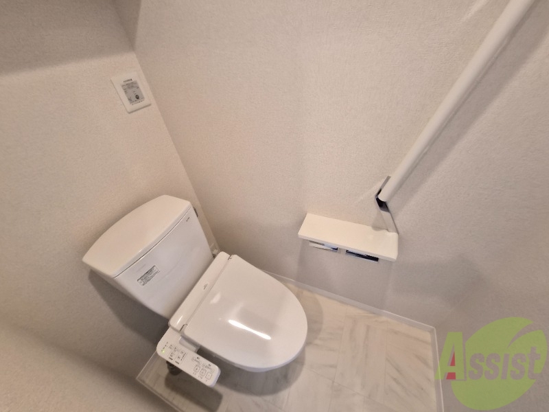 トイレ　トイレは綺麗でウォッシュレットも付いて快適にお使い頂けます。