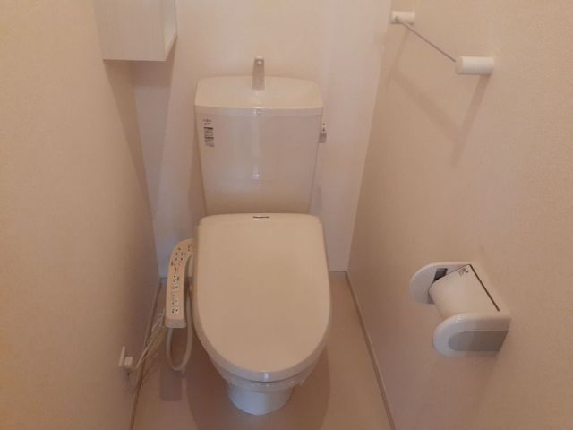 関東鉄道常総線 大宝駅 徒歩41分 2階建 築12年のトイレ写真