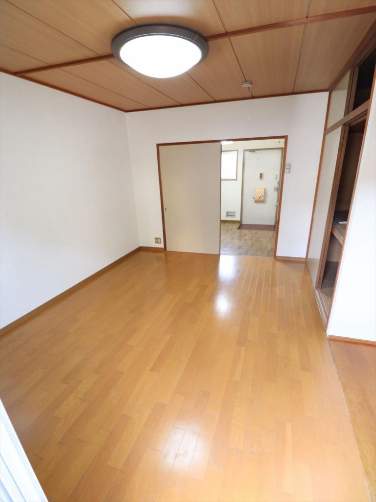 居室・リビング　7帖の洋室です
