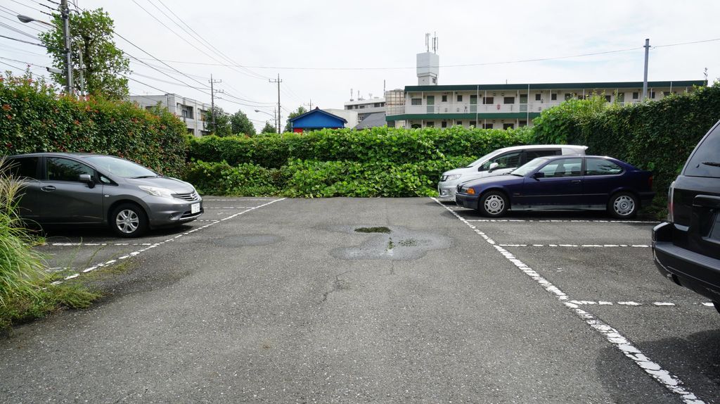 駐車場　駐車場