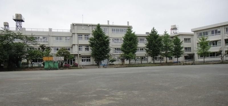小学校　川崎市立久地小学校（小学校）まで629m