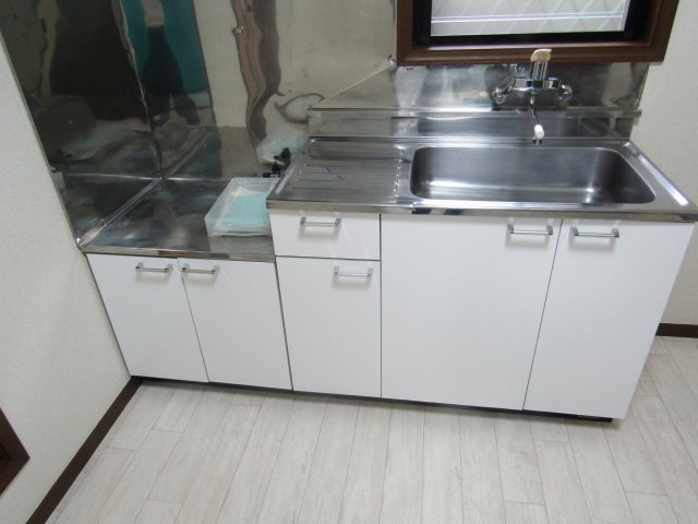 キッチン　退去前につき別のお部屋の写真です。