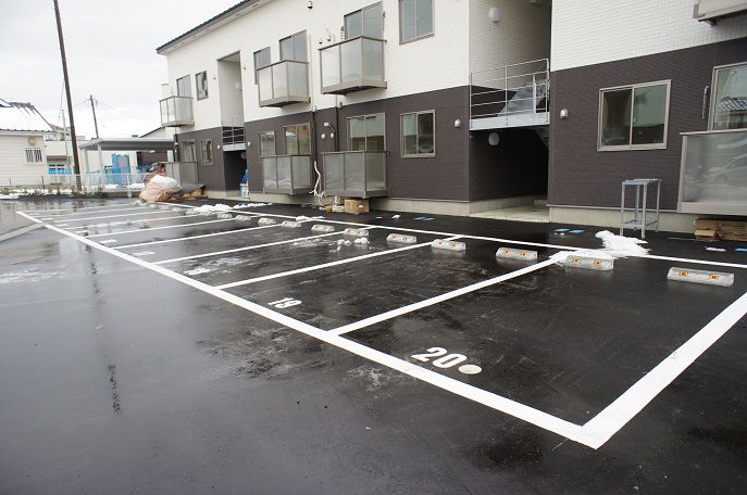 駐車場　敷地内駐車場