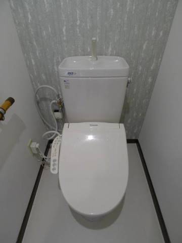 ＪＲ中央本線 金山駅 徒歩7分 9階建 築38年のトイレ写真