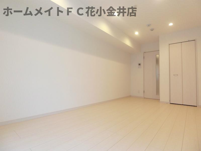 居室・リビング　内装は落ち着いています