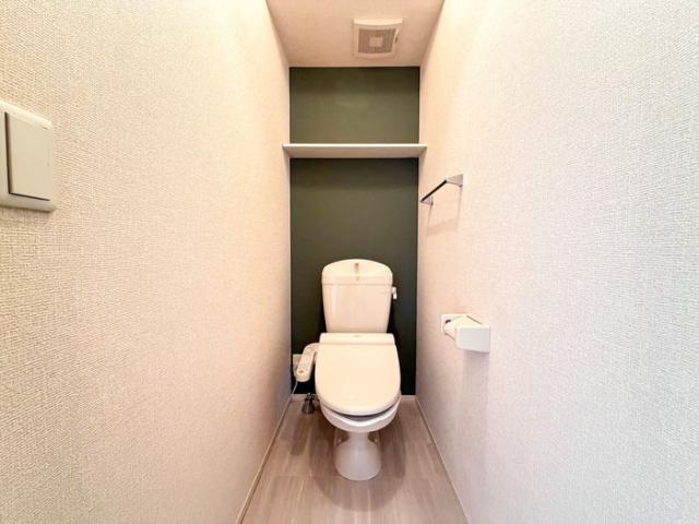 ＪＲ中央本線 新守山駅 徒歩19分 3階建 築17年のトイレ写真