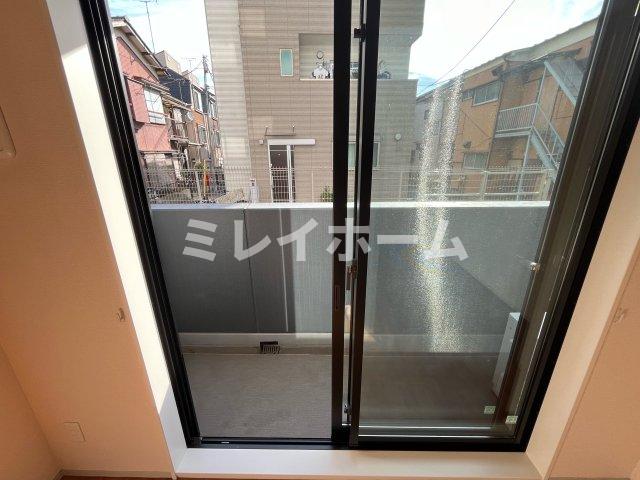バルコニー　同建物内、別のお部屋の参考写真になります。