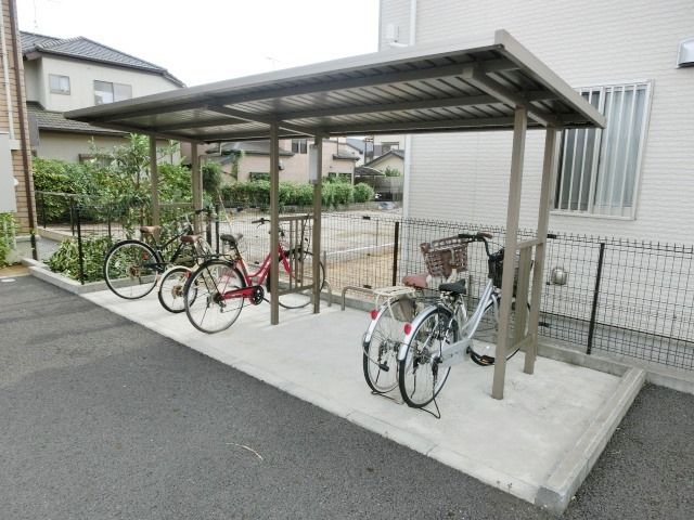 その他共有部分　駐輪スペースあります