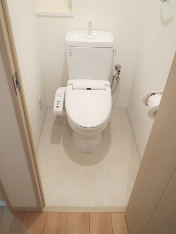 クレグラン北梅田のトイレ写真