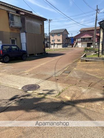 その他　前面道路（その他）まで0m