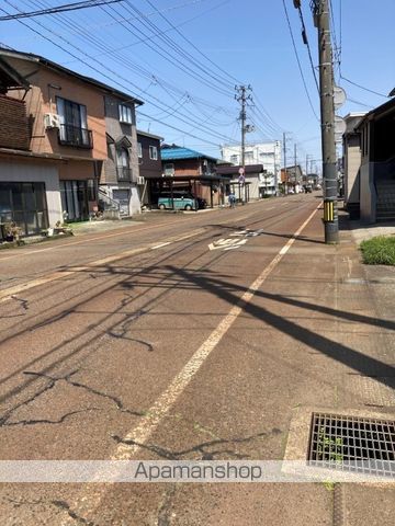 その他　前面道路（その他）まで0m