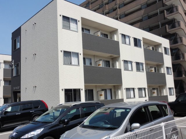 建物外観　落ち着いた雰囲気の外観です