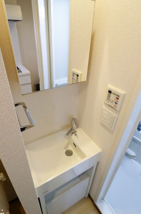 洗面設備　＊同物件、別部屋になります。