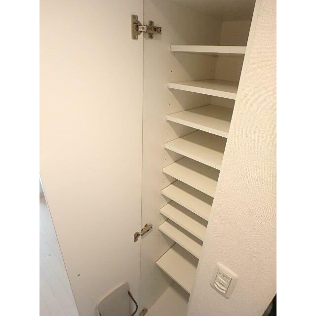 その他設備　小物を収納するのに便利です