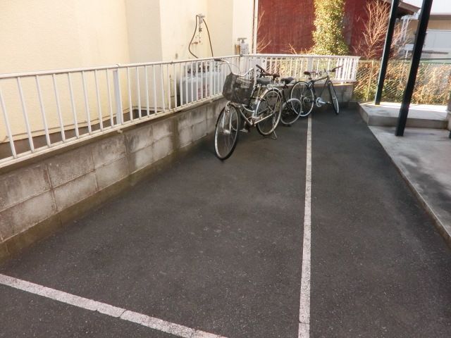 その他　自転車が置ける位のスペースがあります。