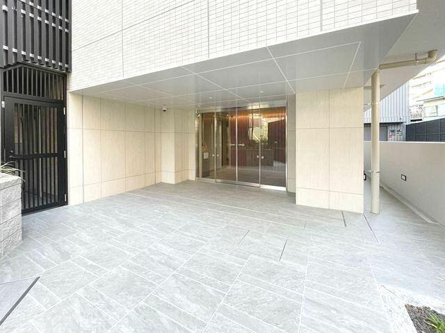建物外観　オートロック完備