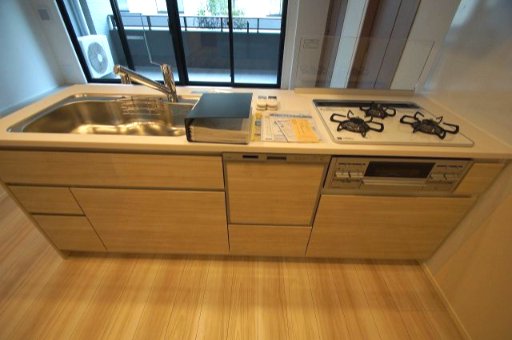 キッチン　3口ガスシステムキッチン