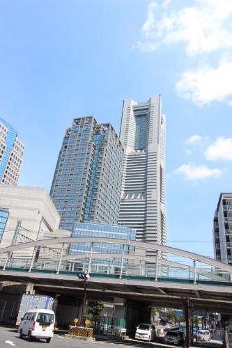 ショッピングセンター　ランドマークタワー（ショッピングセンター）まで943m