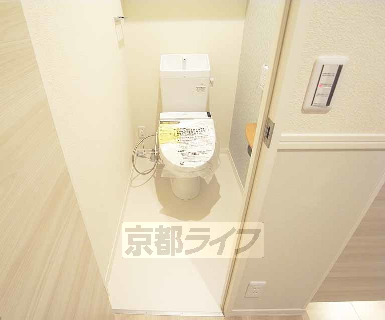 トイレ　ウォシュレット付きです。