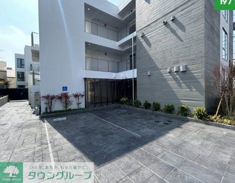 駐車場　エントランス