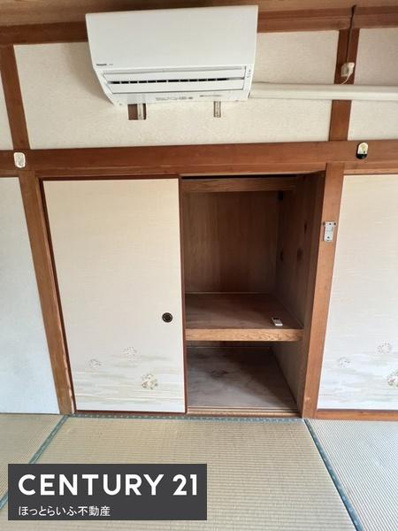 和室の収納スペースです