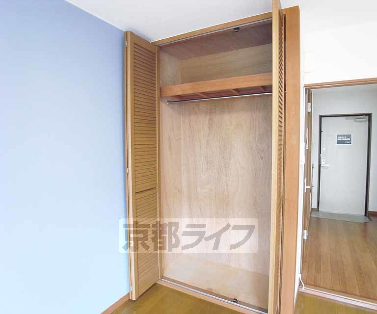 収納　床から天井まで大容量の収納