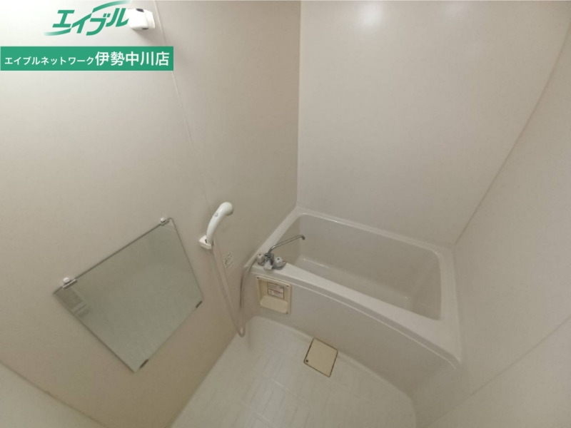 バス・シャワールーム　同建物の別部屋写真です