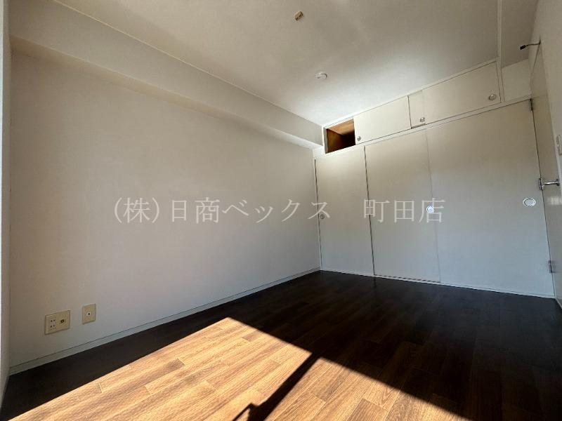 その他部屋・スペース　南向きで明るい洋室６帖