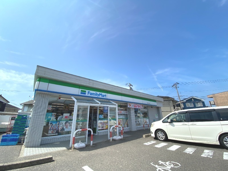 コンビニ　ファミリーマート新潟五十嵐店（コンビニ）まで419m